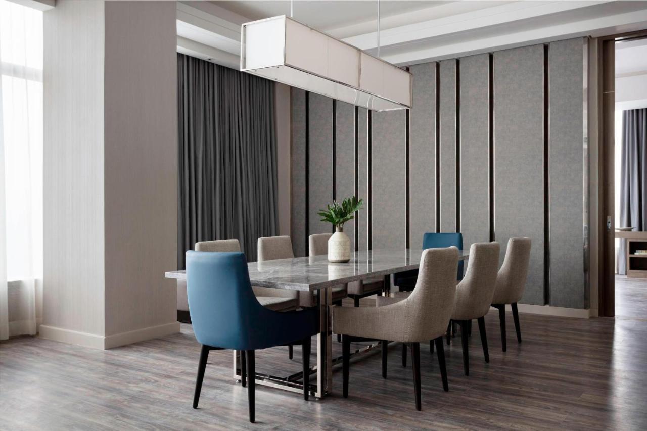 Clark Marriott Hotel Mabalacat Екстериор снимка