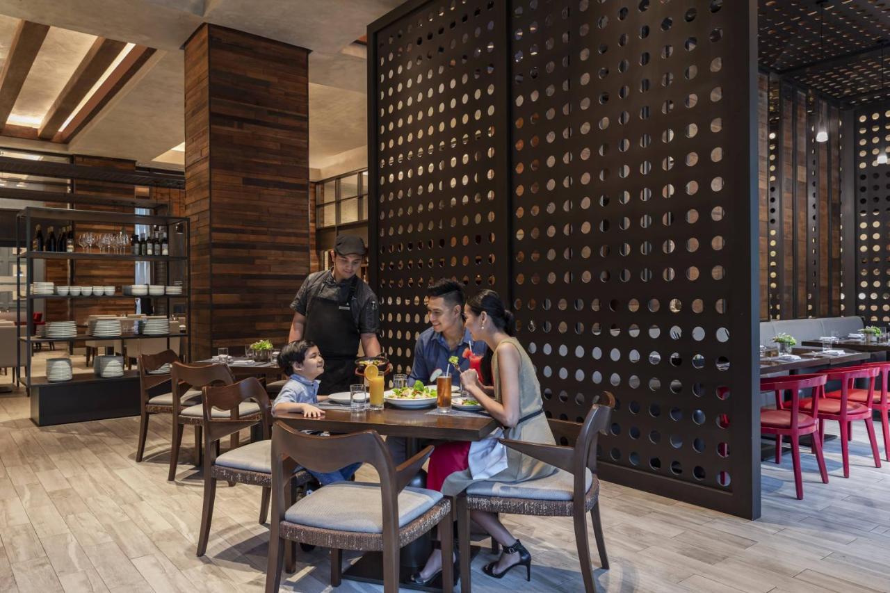Clark Marriott Hotel Mabalacat Екстериор снимка